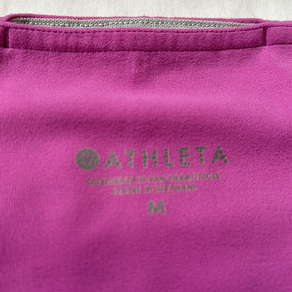 Athleta brand yoga or stretch Shorts. Purple size M - Picture 3 of 5